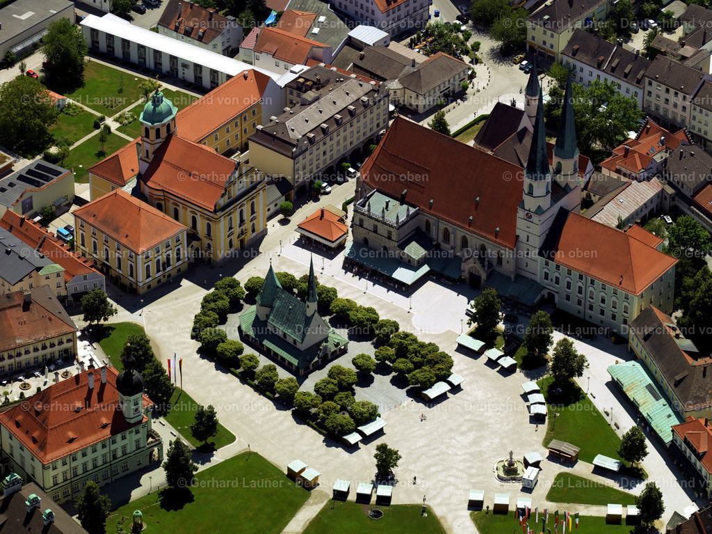 2695079 | Kapellplatz mit Gnadenkapelle Altötting, Oberbayern