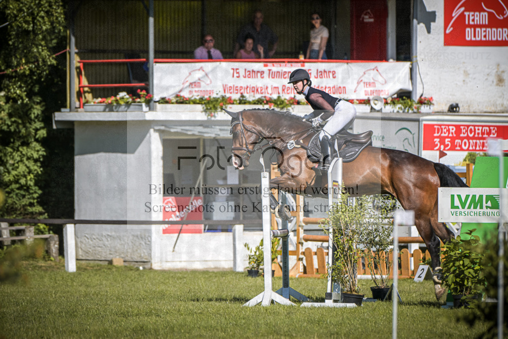 DOS_2243 | Entdecke hochwertige Reitturnierfotos von Foto Oger. Professionell, emotional und authentisch – jetzt Lieblingsmomente im Shop bestellen.Deutschlandweite Turnierfotografie. - Realisiert mit Pictrs.com