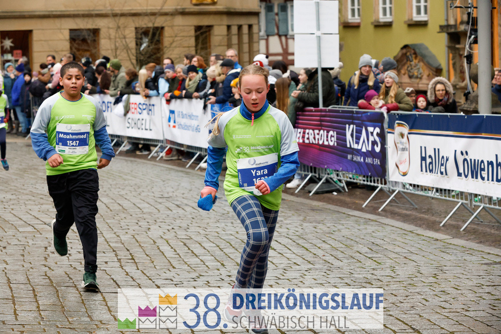 1700m Stadtwerke Jugendlauf | 3 Koenigslauf 2024 1700m Stadtwerke Jugendlauf - Realisiert mit Pictrs.com