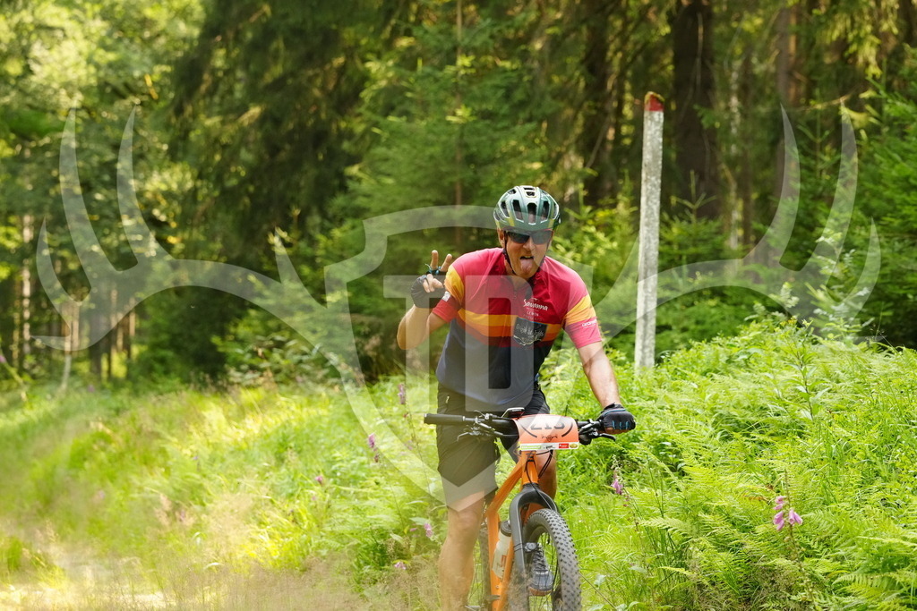 FC103239 | Fotogalerie der Treibjagd im Dunkelwald - Dein MTB Etappenrennen im Erzgebirge - Realisiert mit Pictrs.com