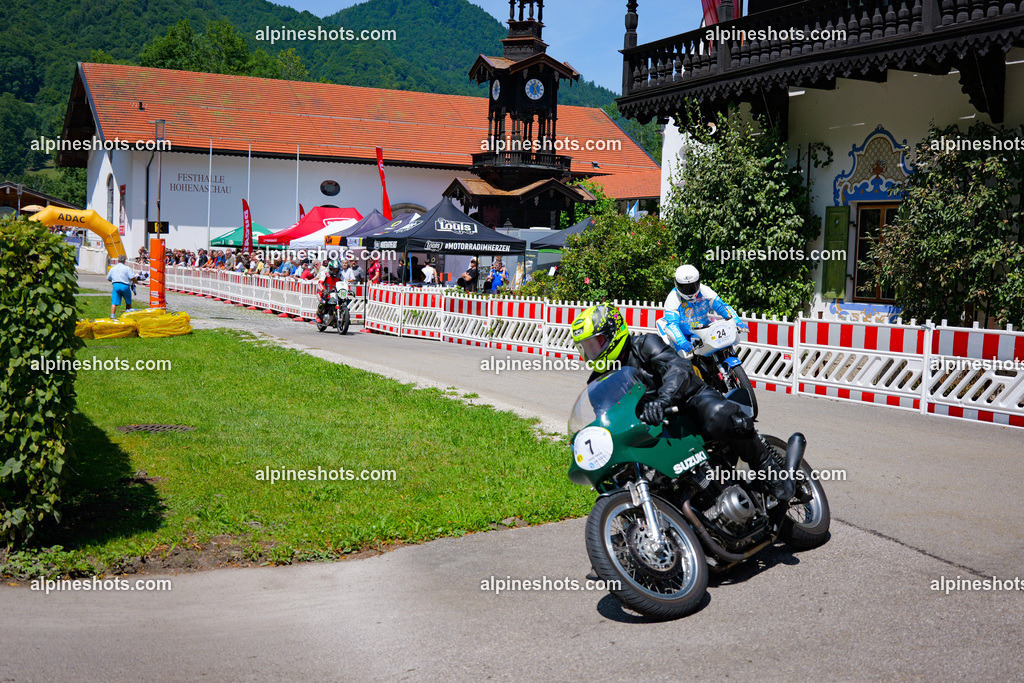 P1036937-2 | Erleben Sie atemberaubende, hochqualitative Fotos Ihrer Fahrt entlang der malerischen Alpenstraßen. Besuchen Sie alpineshots.com, um professionelle Aufnahmen Ihrer unvergesslichen Reise zu finden und zu kaufen - Realisiert mit Pictrs.com