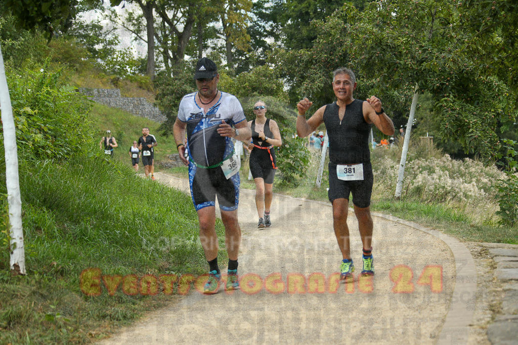 250824_1350_EX1_3939 | Sportfotografie im Rhein-Sieg Kreis, Köln, Bonn, NRW, Rheinland Pfalz, Hessen, etc. Unser Tätigkeitsfeld umfasst den Laufsport vom Volkslauf über den Marathon, Duathlon, Triathon bis zum Ultralauf wie Kölnpfad Ultra oder Schindertrail.