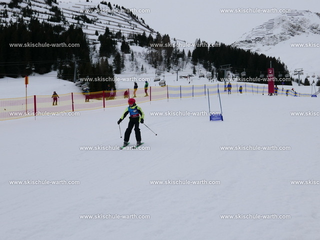 Marie (1) | Photos von der Skischule Warth - Realisiert mit Pictrs.com