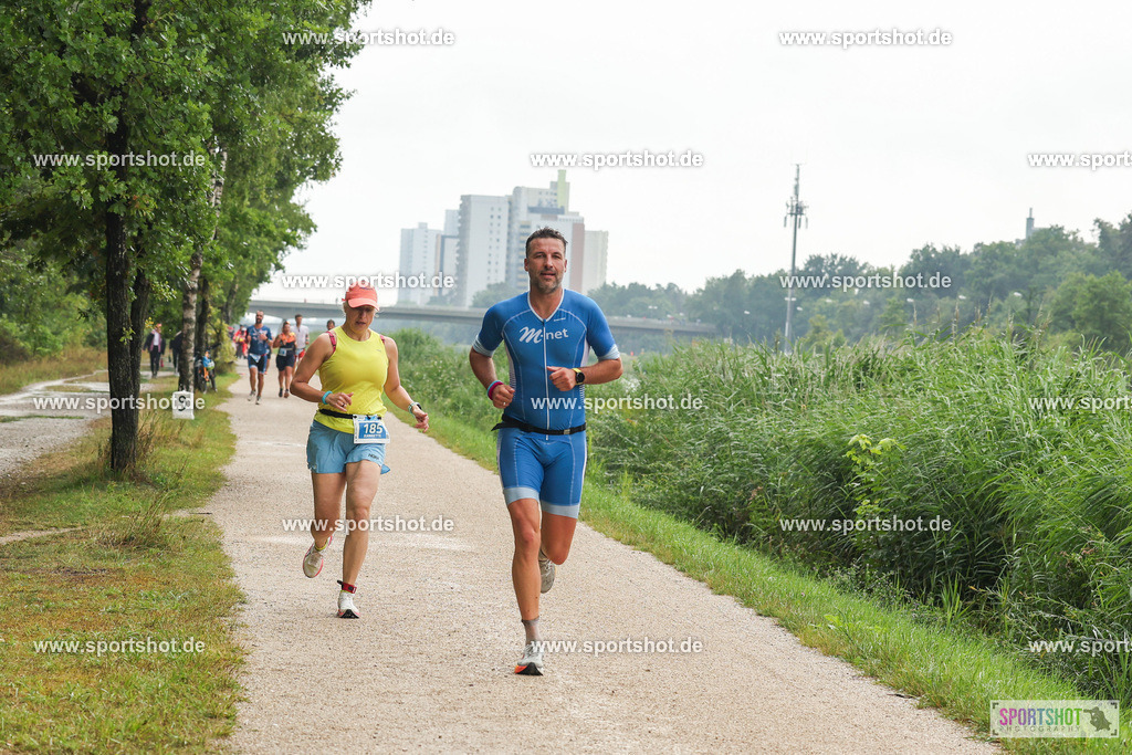 LUR_1677 | 34. M-net Erlanger Triathlon 2025 #erlangertriathlon  #mnettriathlon2025 #mnettriathlon #team #olympischedistanz #mitteldistanz #triathlon #maindonaukanal  #erlangertriathlon2025 #yourpictrs #tv1848 #tv1848erlangen  #triathlonbayern #sportinerlangen #demsportverbunden #sportshot_your_pictrs Copyright: www.sportshot.de