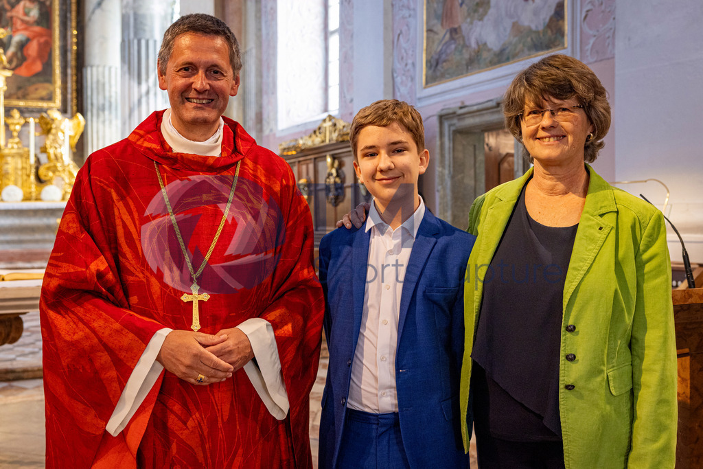 RR5M8253 | Firmung Klagenfurt-Dom 19.05.2024 8 Uhr