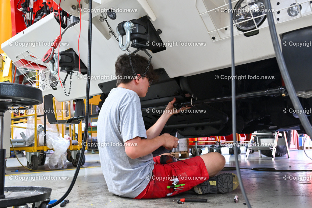 Rosenbauer International AG_ 19.07.2023-44 | 19.07.2023, Leonding, AUT, Rosenbauer International AG, im Bild Mitarbeiter Rosenbauer International AG in der Produktion