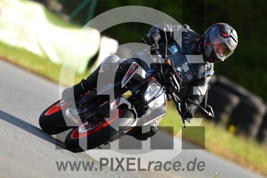 0075-20260509_02860 | Schöne Erinnerungen an spannende Momente - das festzuhalten ist unser Job. PIXELrace.de ist seit 2003 auf den Rennstrecken Europas unterwegs um die Action draußen beim Fahren und die wunderbare Stimmung imm Fahrerlager für euch einzufangen.