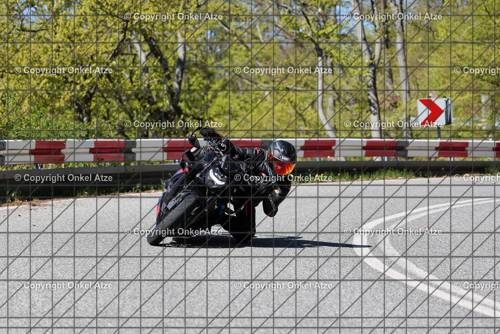 IMG_7752 | Fotograf am Kyffhäuser. Onkel Atze. Kyffhäuser Rennstrecke. Café36. Motorsportfotografie. - Realisiert mit Pictrs.com