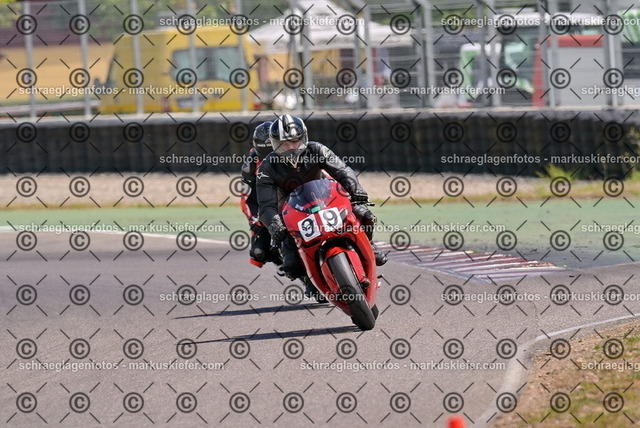 26bt05-1661 | markuskiefer.com - Realisiert mit Pictrs.com