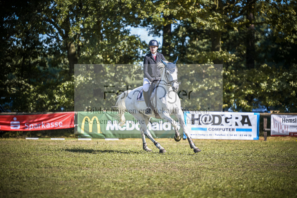 DOS_0181 | Entdecke hochwertige Reitturnierfotos von Foto Oger. Professionell, emotional und authentisch – jetzt Lieblingsmomente im Shop bestellen.Deutschlandweite Turnierfotografie. - Realisiert mit Pictrs.com