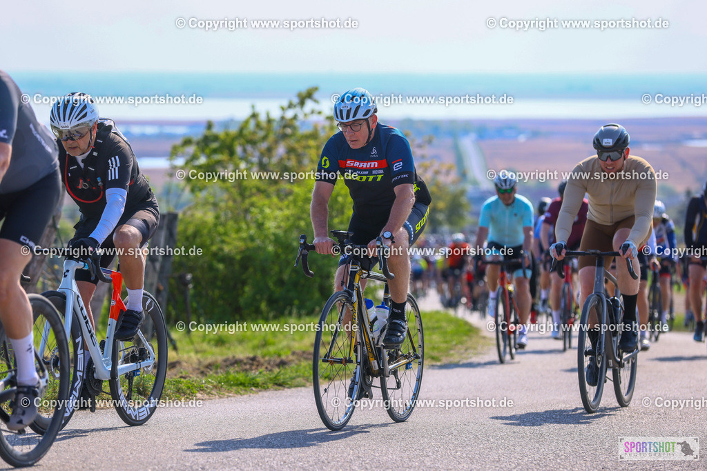 TRA_1040 | Neusiedlersee Radmarathon 2026@sportshot_your_pictrs #yourpictures#roadtowm2029 #nrm #neusiedlerseeradmarathon #neusiedlersee #neusiedlerseetourismus #burgenland #mörbisch #nrm26 #burgenlandtourismus #voglundco #poweredbyburgenlandtourismus #radsport #rad #marathon #ucigranfondo #visitburgenland #ucigranfondoworldseries