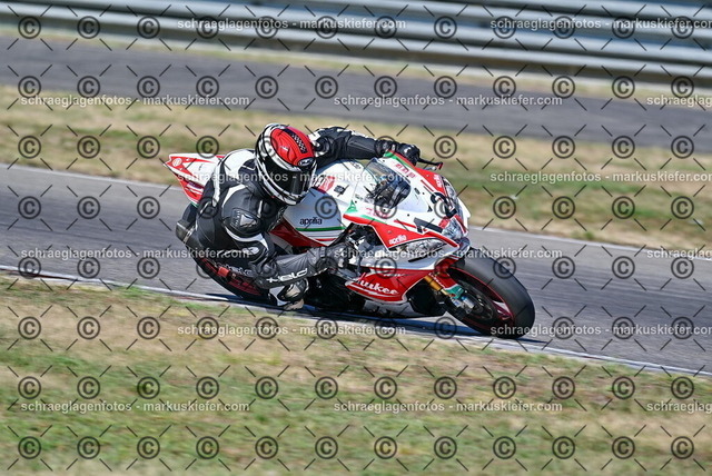 26bt04-0069 | markuskiefer.com - Realisiert mit Pictrs.com