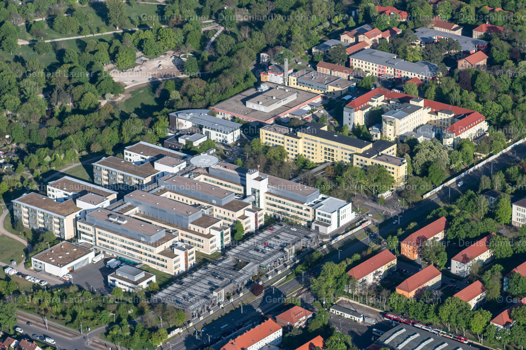 4026158 | ERFURT 06.05.2020 Klinikgelände des Krankenhauses " Helios Klinikum Erfurt " im Ortsteil Andreasvorstadt in Erfurt im Bundesland Thüringen, Deutschland. Weiterführende Informationen bei: HELIOS Kliniken GmbH,  Helios Klinikum Erfurt,  wörner traxler richter planungsgesellschaft mbh. // Hospital grounds of the Clinic " Helios Klinikum Erfurt " in the district Andreasvorstadt in Erfurt in the state Thuringia, Germany. Further information at: HELIOS Kliniken GmbH,  Helios Klinikum Erfurt,  woerner traxler richter planungsgesellschaft mbh. Foto: Gerhard Launer