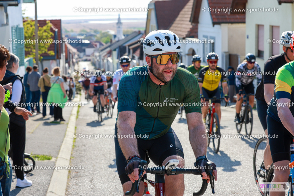 410_AR6_8854 | Neusiedlersee Radmarathon 2026@sportshot_your_pictrs #yourpictures#roadtowm2029 #nrm #neusiedlerseeradmarathon #neusiedlersee #neusiedlerseetourismus #burgenland #mörbisch #nrm26 #burgenlandtourismus #voglundco #poweredbyburgenlandtourismus #radsport #rad #marathon #ucigranfondo #visitburgenland #ucigranfondoworldseries