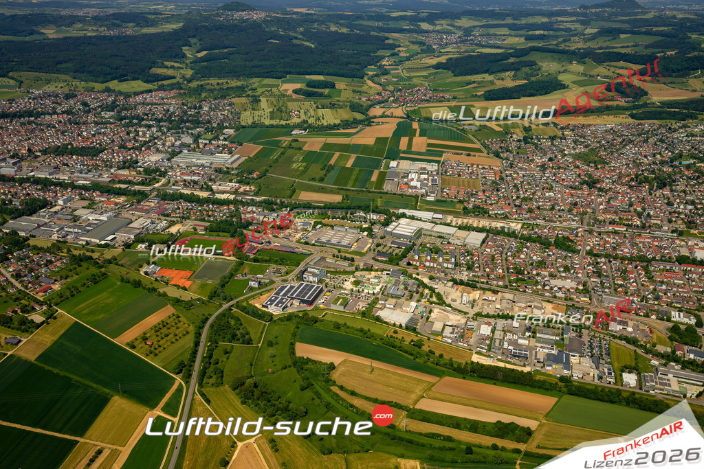 Das Luftbild zeigt Gewerbegebiet Eislingen - Die Luftaufnahme wurde 2023 vom UL-Flugzeug aus erstellt ( keine Drohne ) - Hochauflösende Luftaufnahme - Für grossformatige Ausdrucke geeignet. Die Geschenkidee !Mit Lizenz und Bildrechte bestellbar