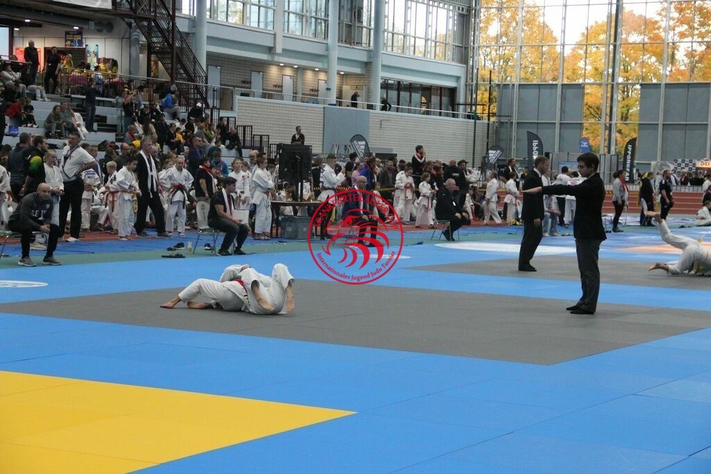 IMG_3012 | Fotos vom Adler Cup - Pictures from Adler Cup

Hier findet Ihr alle Eindrücke und großen Momente der Adler Cup Wochenenden. Here you will find all impressions and great moments of the Adler Cup weekends. - Realisiert mit Pictrs.com