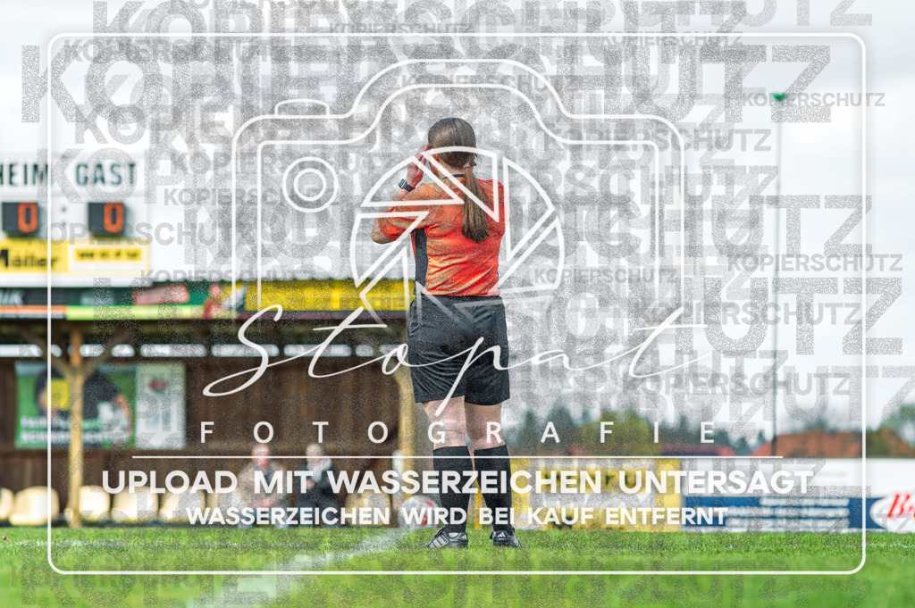 FGFS-SGA-1015 | Katharina Schreider (Schiedsrichter) beim Herren Kreisliga HK Spiel zwischen FG Fulde-Stellichte und SG Allertal im Fulder Zentralstadion, Fulde (Simon Paul Stopat) - Realisiert mit Pictrs.com