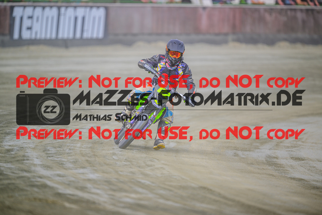 MaZZes_Fotomatrix_20250503_6007705_2573-2 | UE40