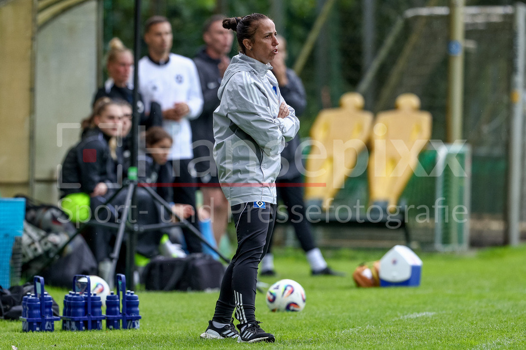 Fussball, Testspiel Frauen, Hamburger SV - FC Viktoria Berlin | Liese Brancao (Lis, Trainerin, Hamburger SV)