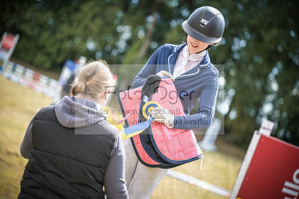 DOS_0007 | Entdecke hochwertige Reitturnierfotos von Foto Oger. Professionell, emotional und authentisch – jetzt Lieblingsmomente im Shop bestellen.Deutschlandweite Turnierfotografie. - Realisiert mit Pictrs.com