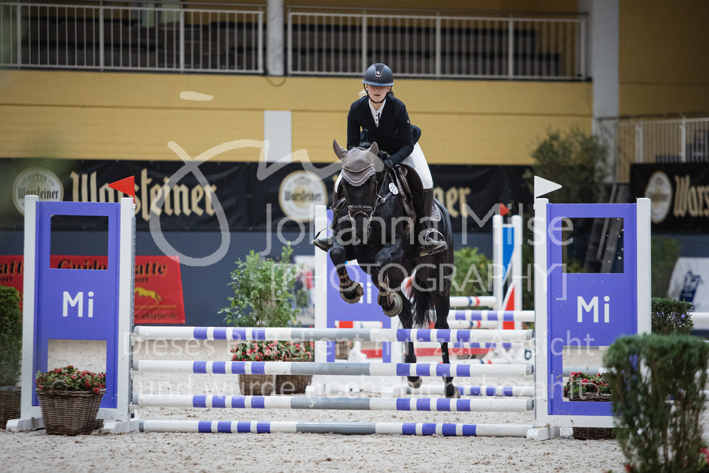 221112_Warstein_E-Stil-433 | Deine schönsten Turniermomente als professionelle Fotos! Entdecke hochwertige Pferdesport-Fotografie im Online-Shop. Jetzt Fotos finden & bestellen!