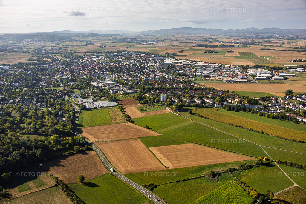 Luftbild: Ortsansicht aus Norden in Groß-Umstadt im Bundesland Hessen in Deutschland. – Foto: IMG_159118.jpg vom 22.09.2026 durch Werner Riehm/FLY-FOTO.de – Auflösung des Originals: 6000 x 4000 px