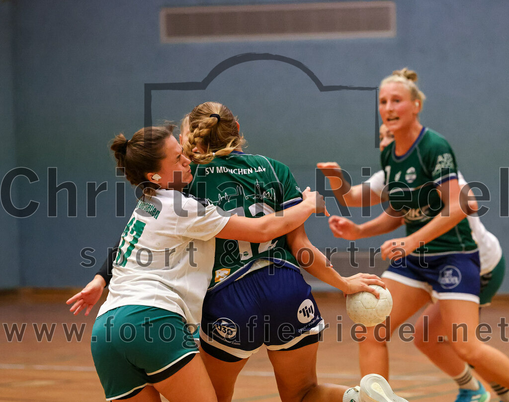 2023-09-16_011_TSV_Vaterstetten_gegen_SV_Muenchen_Laim | Baldham, Deutschland, 16.09.2023:
Handball, Bayernliga Frauen Staffel Süd 2023 / 2024, 1. Spieltag, TSV Vaterstetten gegen SV München Laim, Endergebnis: 23:34

Verena Taenzler (TSV Vaterstetten, #17), Franziska Neumaier (SV München Laim, #12)

Foto: Christian Riedel / fotografie-riedel.net