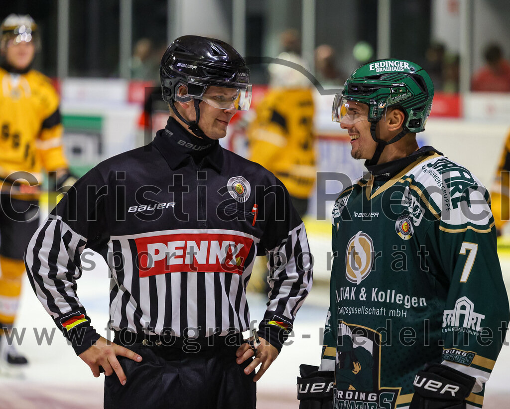 2025-08-22_074_TSV_Erding_gegen_EV_Fuessen | Erding, Deutschland, 22.08.2025:Eishockey, Oberliga Süd 2025 / 2026, Testspiel, TSV Erding gegen EV Füssen, Endergebnis: 1:4Louis Trattner (Erding Gladiators, #7)Foto: Christian Riedel / fotografie-riedel.net