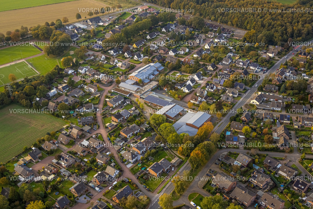 Bedburg-Hau241014620 | Luftbild, Wohngebiet Schmelenheide mit LVR Dietrich-Bonhoeffer Förderschule, Hau, Bedburg-Hau, Niederrhein, Nordrhein-Westfalen, Deutschland