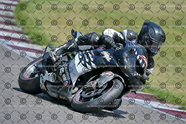 26BT02-1761 | markuskiefer.com - Realisiert mit Pictrs.com