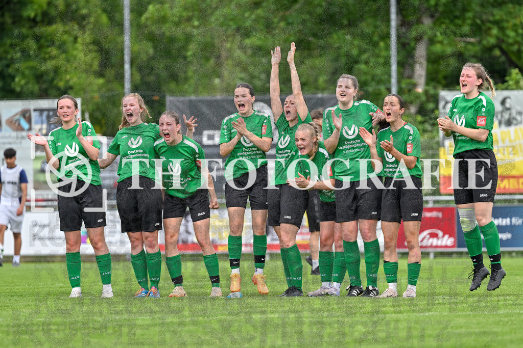 GER, FC Hauingen - SV Waldhaus, Frauen-Fussball, Rothaus Bezirkpokal, Finale, Saison 2024/2025, 29.05.2025 | Emotionen beim ElfmeterschiessenGER, FC Hauingen - SV Waldhaus, Frauen-Fussball, Rothaus Bezirkpokal, Finale, Saison 2024/2025, 29.05.2025Foto: TH Fotografie/Thomas Hess