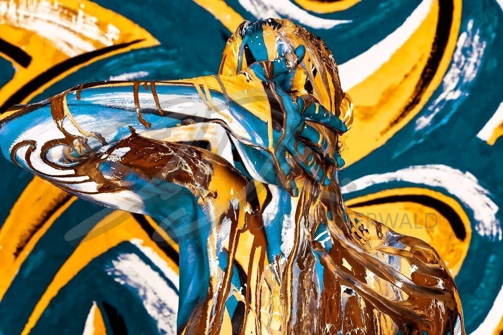 BodyArt-BLAUGELBSPLASH_1123d3a | #004 | Modell: Anastasia | Foto: Tschiponnique Skupin - Realisiert mit Pictrs.com