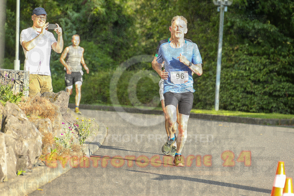 250801_1906_EX1_7075 | Sportfotografie im Rhein-Sieg Kreis, Köln, Bonn, NRW, Rheinland Pfalz, Hessen, etc. Unser Tätigkeitsfeld umfasst den Laufsport vom Volkslauf über den Marathon, Duathlon, Triathon bis zum Ultralauf wie Kölnpfad Ultra oder Schindertrail.