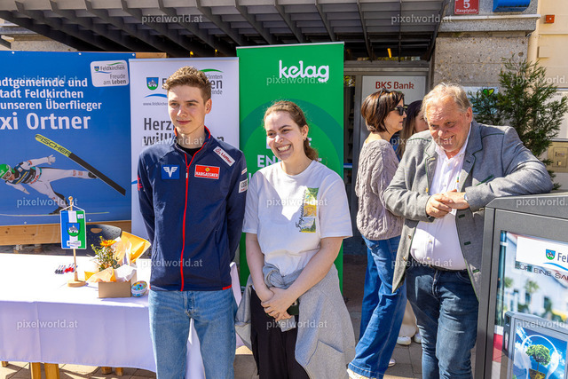 Autogrammstunde mit Maximilian Ortner | Bildershop von pixelworld.at - Realisiert mit Pictrs.com