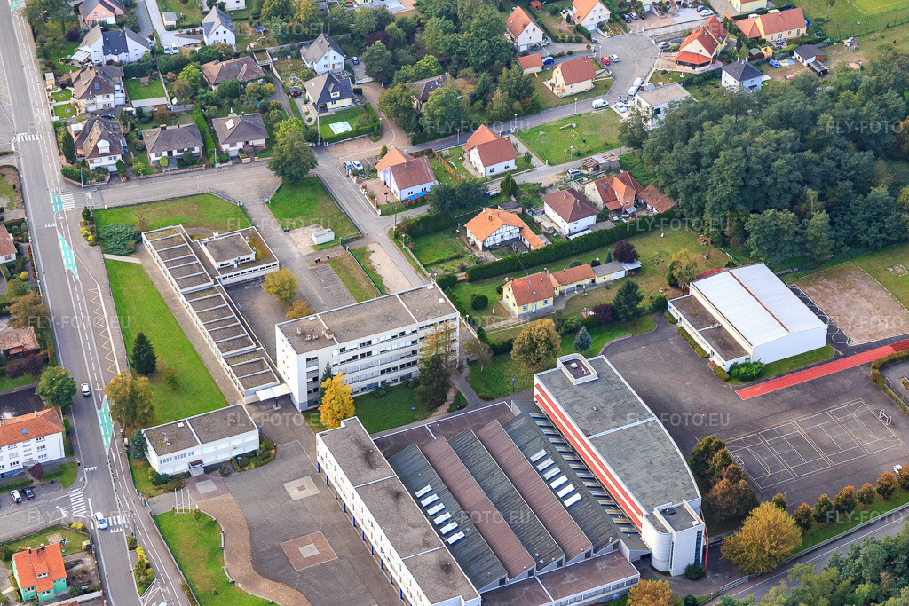 Vue aérienne: Lycée Professionnel Philippe Charles Goulden à Bischwiller dans le département Bas Rhin, France.Photo: IMG_074291.jpg prise le 04/10/2014 par Werner Riehm/FLY-FOTO.euRésolution de l'original: 4986 x 3324 pxLycée des métiers de Bischwiller - Charles-Philippe Goulden