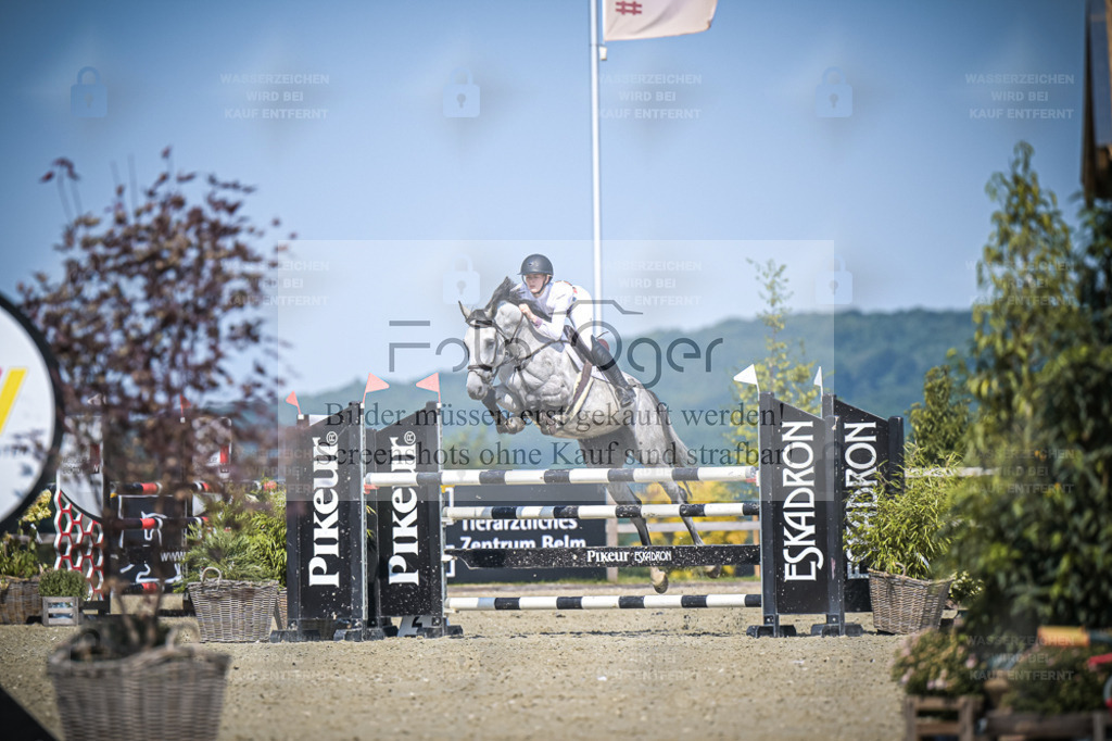 DOS_1806 | Entdecke hochwertige Reitturnierfotos von Foto Oger. Professionell, emotional und authentisch – jetzt Lieblingsmomente im Shop bestellen. - Realisiert mit Pictrs.com