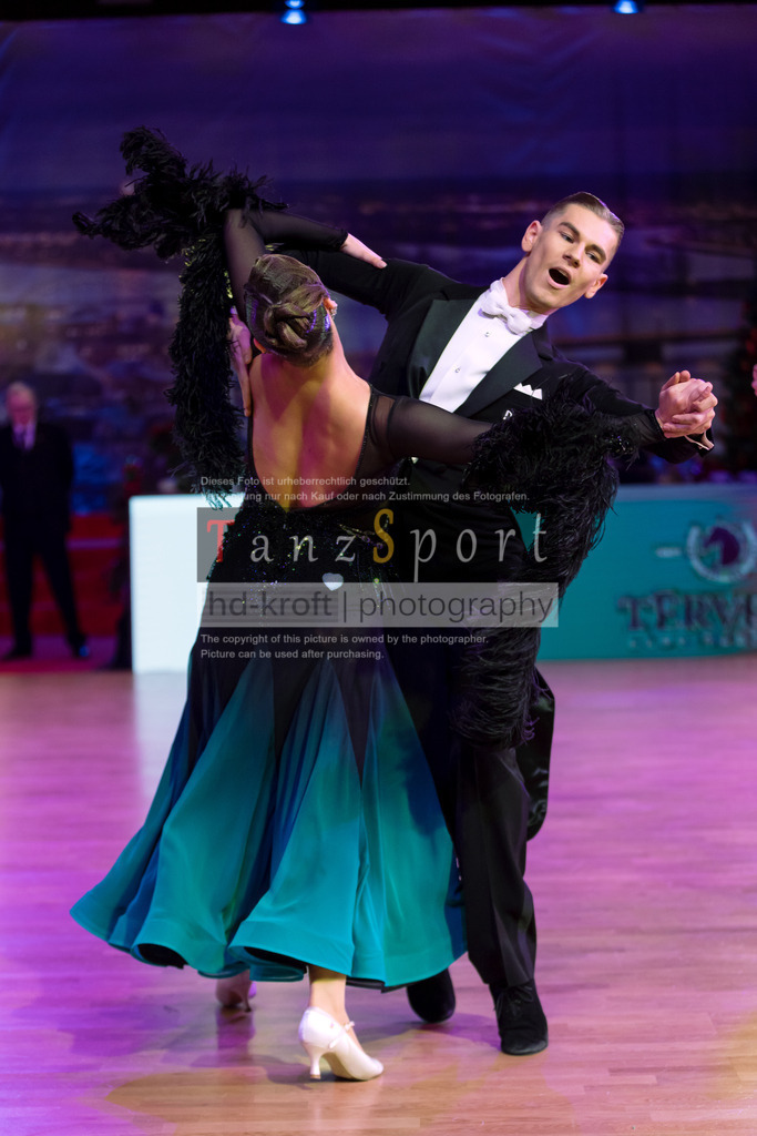 20241215_WDSF_Int_Open_Std-Riga-8908 | Tanzsportbilder, Standardtanz, Lateintanz, WDSF, DTV, LTVB, dancecomp, goc, hessen tanzt, blaues band der spree, walzer, tango, wiener walzer, slowfox, quickstepp, samba, rumba, cha-cha-cha, paso doble. jive, hd-kroft photography, turniertanzsport