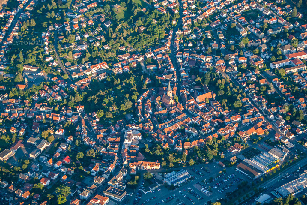 Luftbild: Historische Altstadt in Michelstadt im Bundesland Hessen in Deutschland. Foto: IMG_52041.jpg vom 18.08.2012 durch Werner Riehm/FLY-FOTO.de