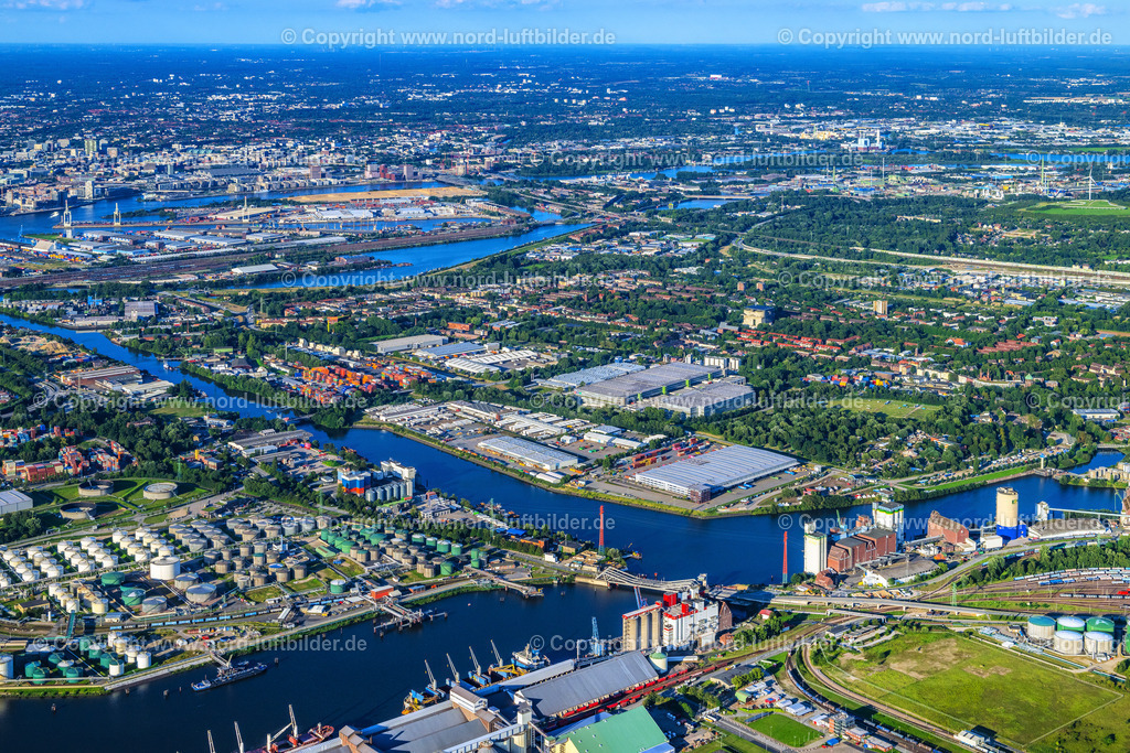Hamburg_Wlhelmsburg_Rethe_Brücke_ELS_2090210823 | HAMBURG 21.08.2023 Wilhelmsburg Industrie und Wohngebiet Reiherstieg in Hamburg, Deutschland. // Wilhelmsburg industry and residential area Reiherstieg in Hamburg, Germany. Foto: Martin Elsen