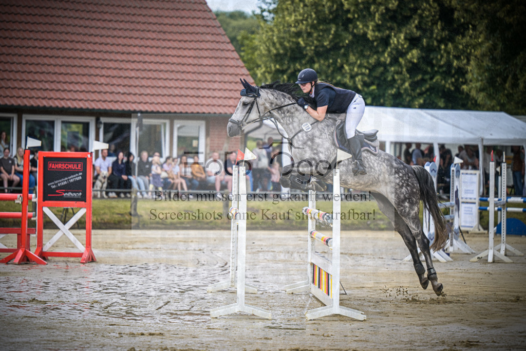 DOS_1443 | Entdecke hochwertige Reitturnierfotos von Foto Oger. Professionell, emotional und authentisch – jetzt Lieblingsmomente im Shop bestellen.Deutschlandweite Turnierfotografie. - Realisiert mit Pictrs.com