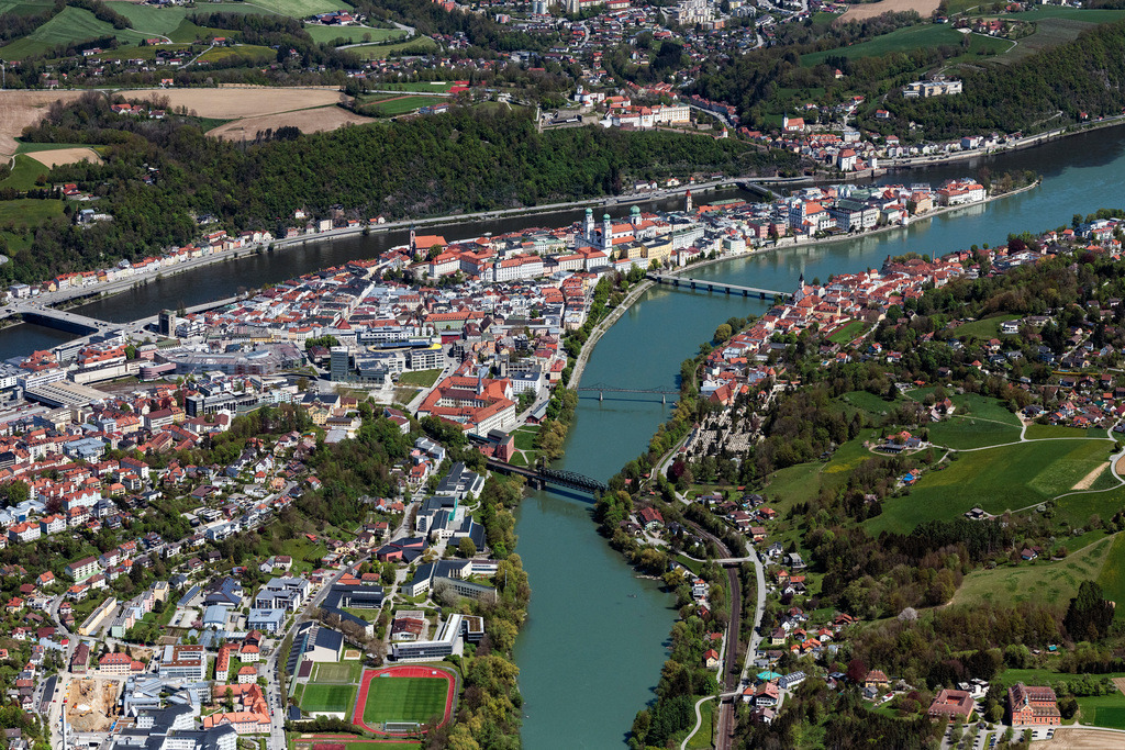 dr__0062291.jpg | PASSAU 09.05.2021 Altstadtbereich und Innenstadtzentrum der Drei-Flüsse-Stadt in Passau im Bundesland Bayern, Deutschland. // Old Town area and city center of Drei-Fluesse-Stadt in Passau in the state Bavaria, Germany. Foto: Daniel Reiter