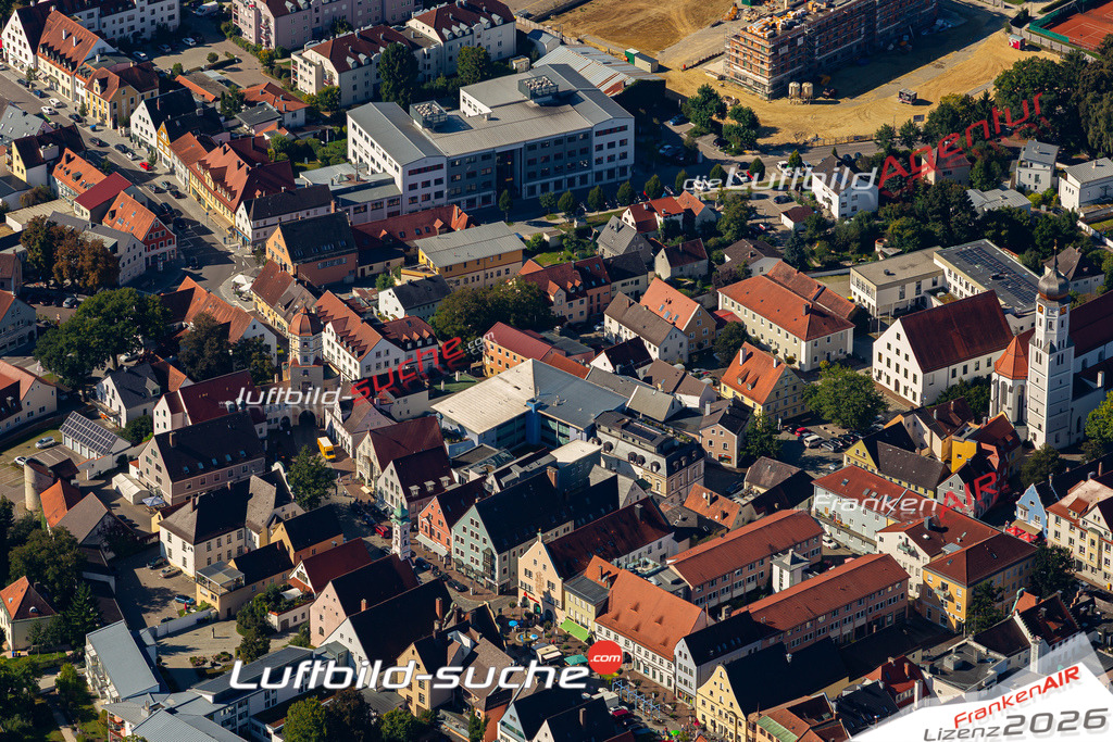 Das Luftbild der Stadt Aichach wurde 2021 vom Flugzeug heraus erstellt (keine Drohne) Aufnahmehöhe ca.450 Meter- hohe Bildauflösung und Druck-Qualität garantiert!