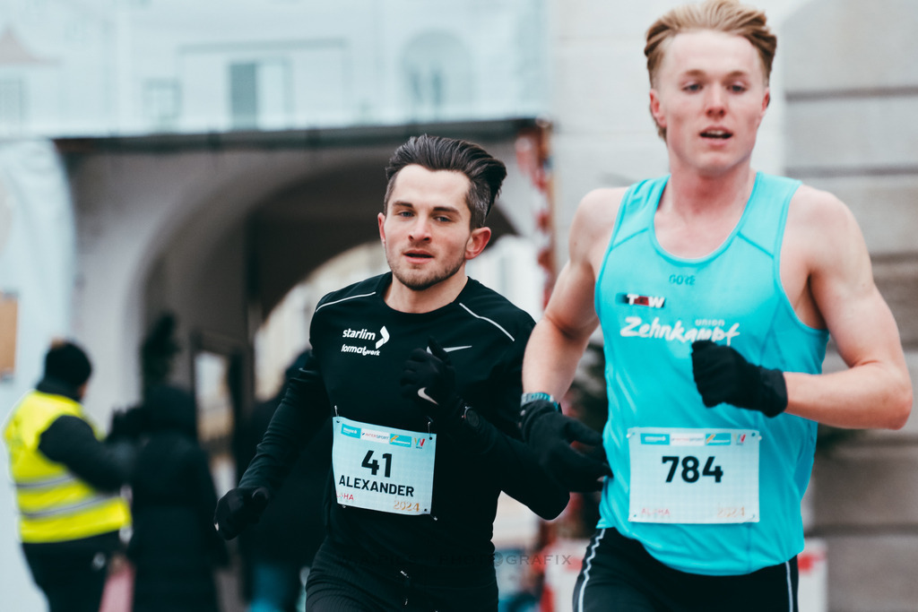 AW_20231231awmac7374 | WELS, 31.12.2023, Sparkasse Silvesterlauf Wels 2023 , Image shows: Photo: WAPICS / Andreas Willdoner