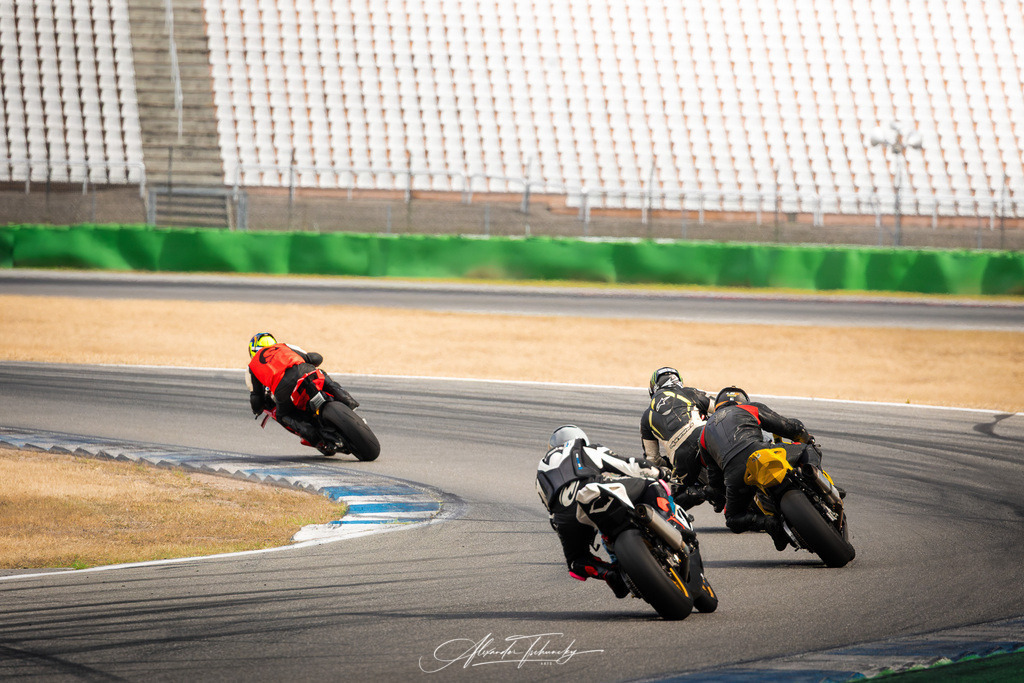 Ducati Trackday Hockenheimring 2026 | Entdecken Sie die faszinierende Welt von Alexander Tschuncky Arts: Kreative Fotografie, atemberaubende Automobilkunst und hochwertiger Bilderdruck. Lassen Sie sich inspirieren! - Realisiert mit Pictrs.com