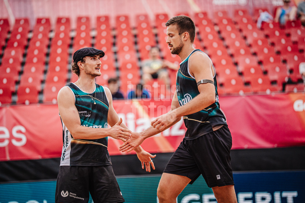 Beachvolleyball | München | Allianz German Beach Tour 2025 | Tourstop München | 03.07.2025 | v.l. Simon Pfretzschner und Jannis Hopt