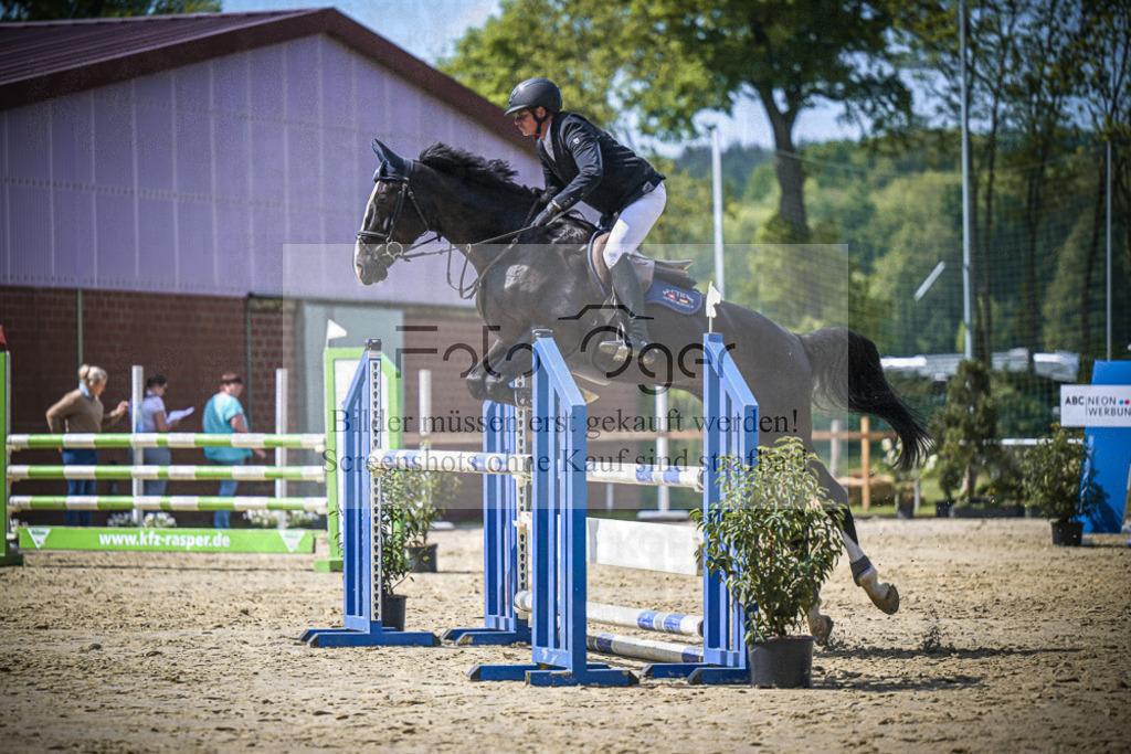 DOS_8644 | Entdecke hochwertige Reitturnierfotos von Foto Oger. Professionell, emotional und authentisch – jetzt Lieblingsmomente im Shop bestellen.Deutschlandweite Turnierfotografie. - Realisiert mit Pictrs.com