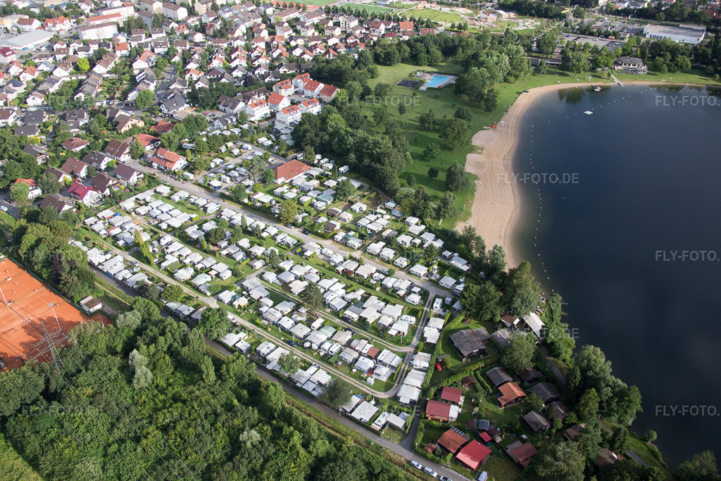 Luftbild: Uferbereiche am Sandstrand des Freibades Campingplatz Wiesensee in Hemsbach im Bundesland Baden-Württemberg in Deutschland. Foto: IMG_090663.jpg vom 04.07.2016 durch Werner Riehm/FLY-FOTO.de