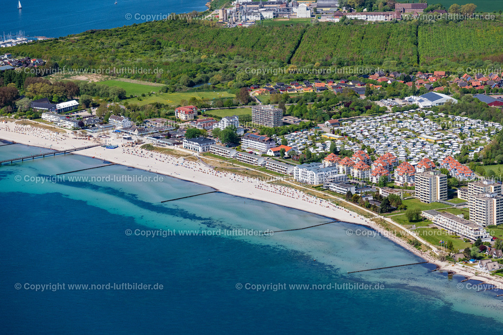 Grossenbrode_ELS_8967150522 | GROßENBRODE 15.05.2022 Ortsansicht an der Meeres-Küste der Ostsee in Großenbrode im Bundesland Schleswig-Holstein. // Townscape on the seacoast of Baltic Sea in Grossenbrode in the state Schleswig-Holstein. Foto: Martin Elsen