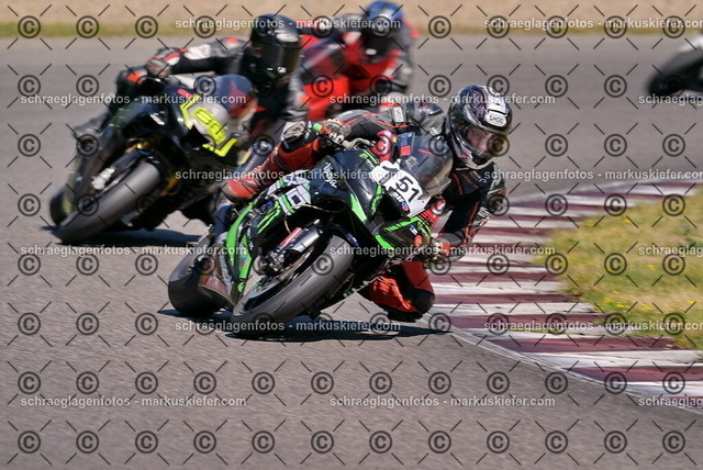 26bt05-0822 | markuskiefer.com - Realisiert mit Pictrs.com