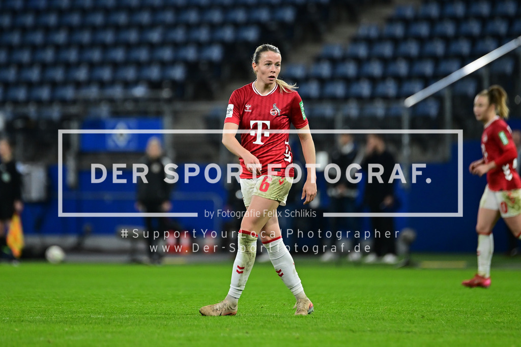 Fußball I Frauen I Saison 2025-2026 I Bundesliga I 12. Spieltag I Hamburger SV - 1. FC Köln I 53412 | Sandra Maria Jessen (6, 1. FC Köln) - Realized with Pictrs.com